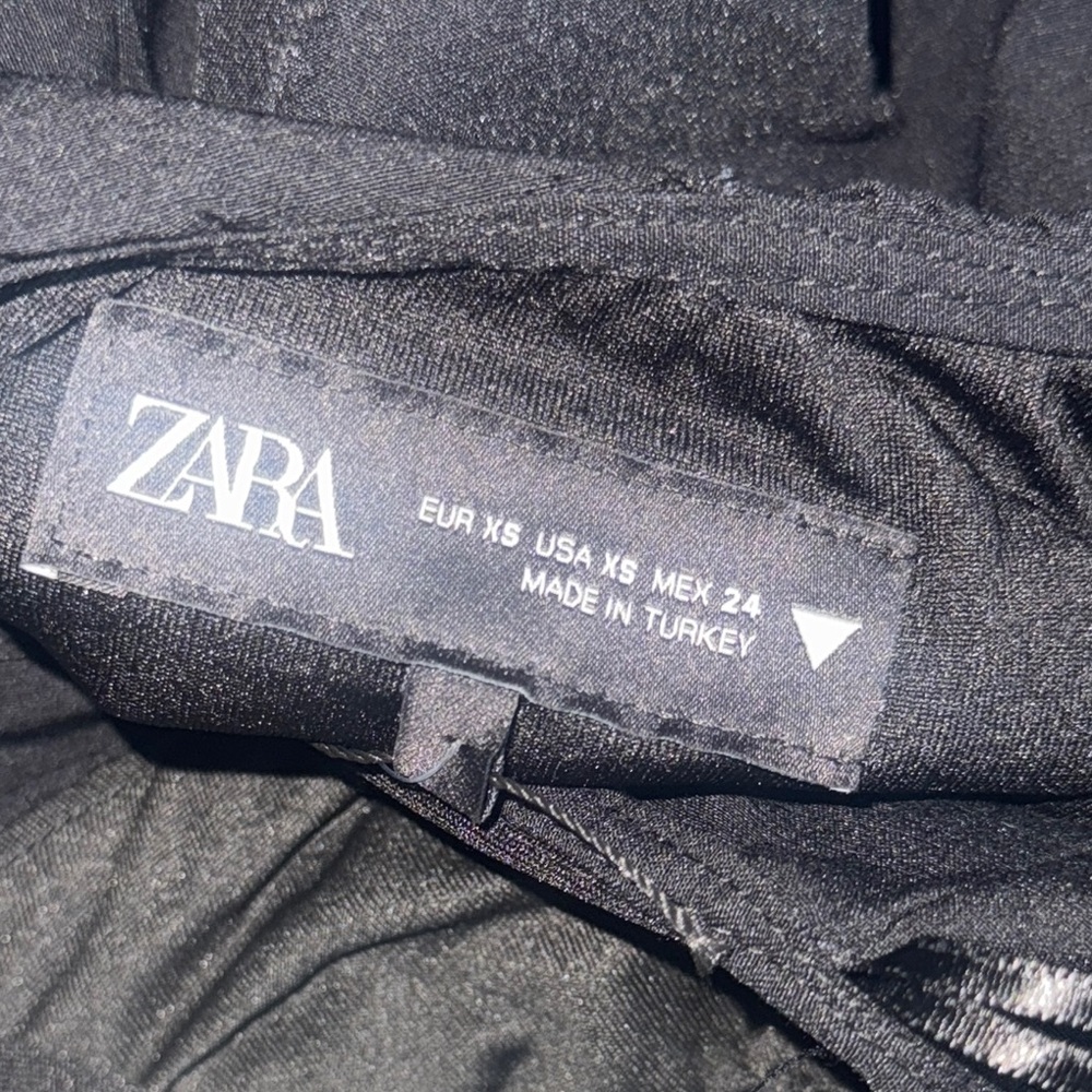 Zara Ruffle Crop Top - Picture 5 of 9